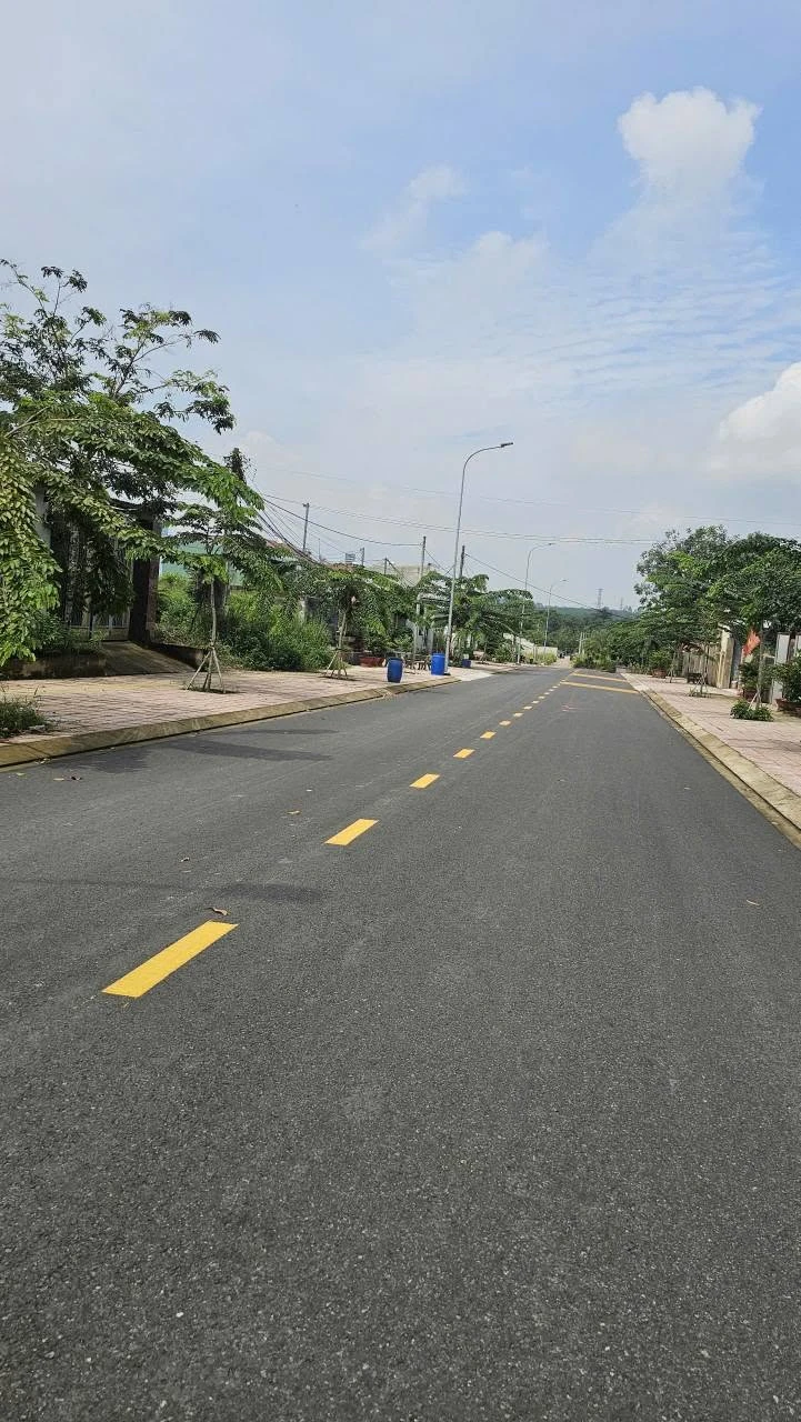 Bán nhà 2 mặt tiền Lý Nam Đế, Trảng Bom, 252m², 1 tỷ 8 - Ảnh 1