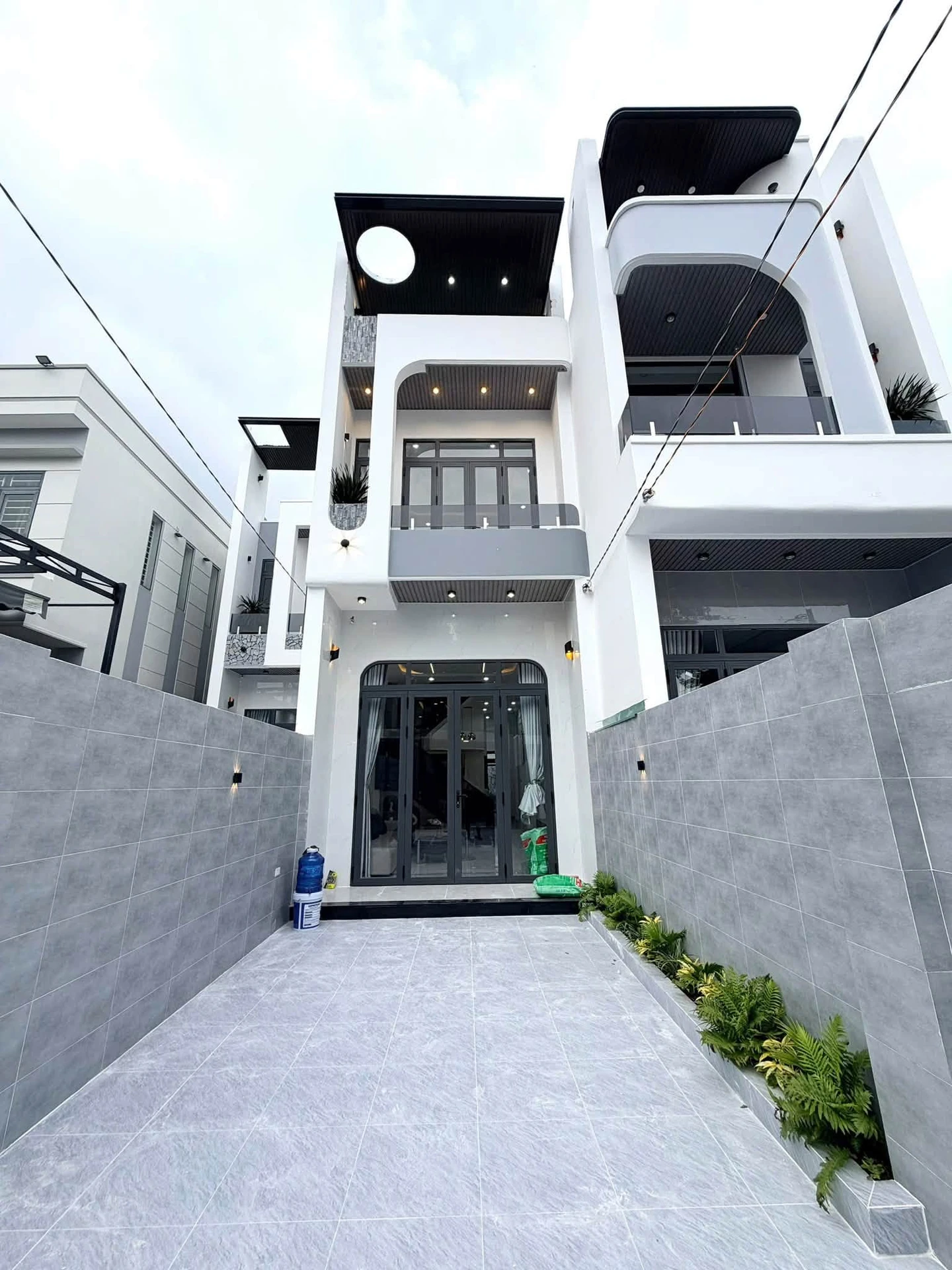 Nhà phố 4 phòng ngủ 130m² gần Bùi Thị Xuân Tân Phú - 4 tỷ - Ảnh 1