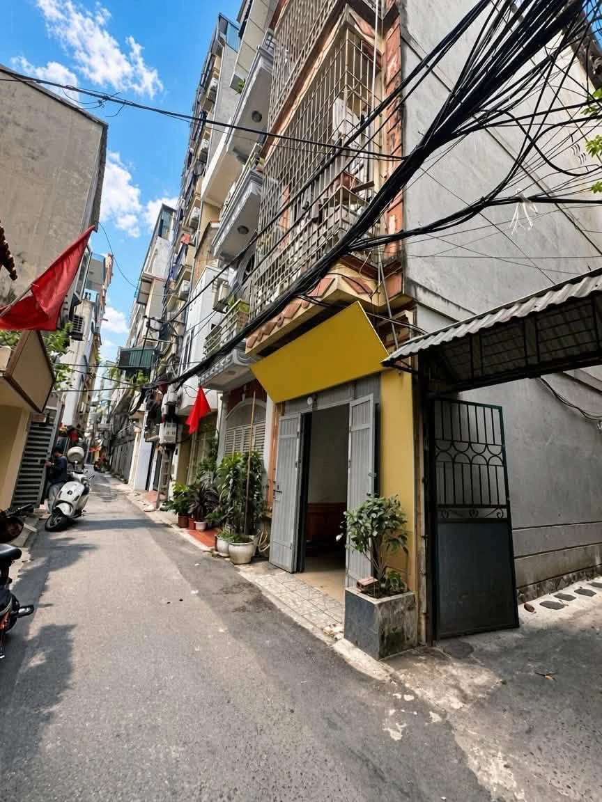 Bán nhà phố 36m² mặt tiền Trương Định, Quận 1, 7.7 tỷ - Ảnh 1