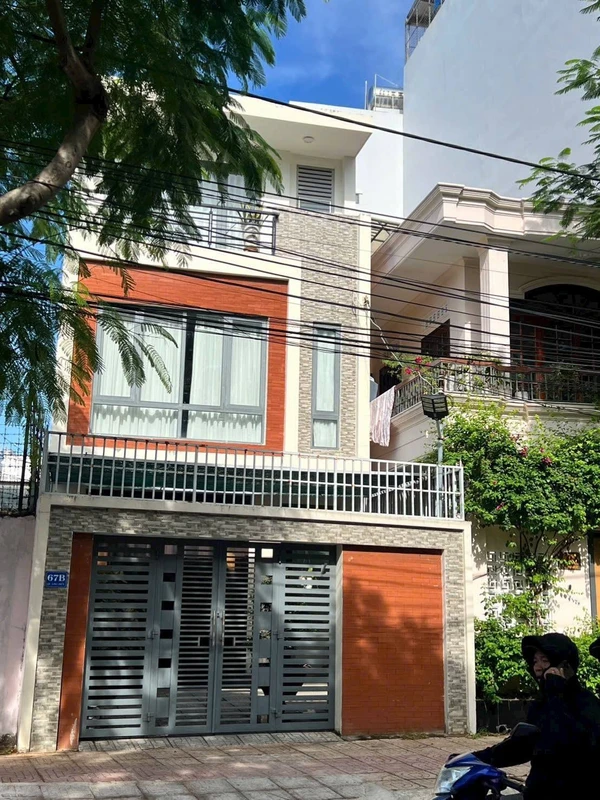 Nhà 2 tầng mặt tiền 13m Nha Trang, 97.8m², 9 tỷ