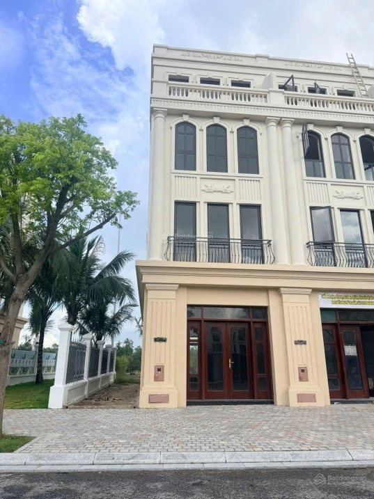 Shophouse liền kề xẻ khe khu Đảo Vua, Vinhomes Vũ Yên. Phía sau là sông, kinh doanh cực đẹp - Ảnh thu nhỏ 3