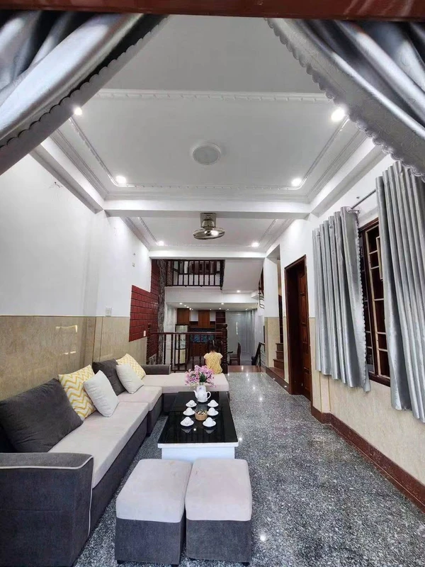Bán nhà 3 tầng mặt tiền 71,5m2 Quy Nhơn 7 tỷ