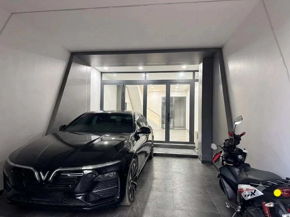 Bán nhà mặt tiền 5 tầng 68m² Dĩ An 6,6 tỷ - Ảnh 1