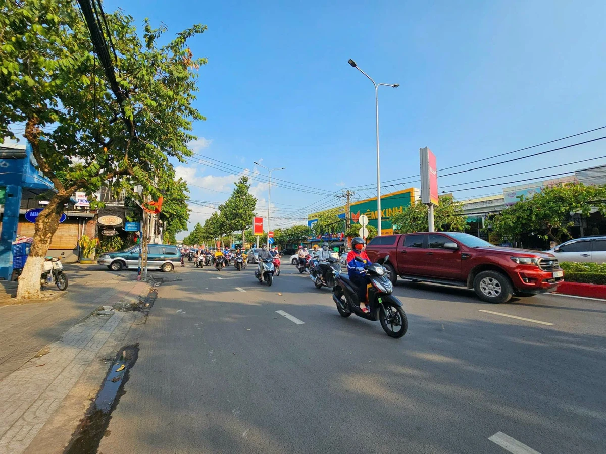 Bán nhà 1 trệt 1 lầu kèm phòng trọ 350m2 Biên Hòa 10.5 tỷ - Ảnh thu nhỏ 3
