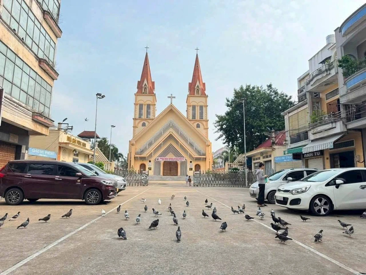 Bán nhà phố 2PN, 75m2, Tân Phong, 4,2 tỷ - Ảnh 1