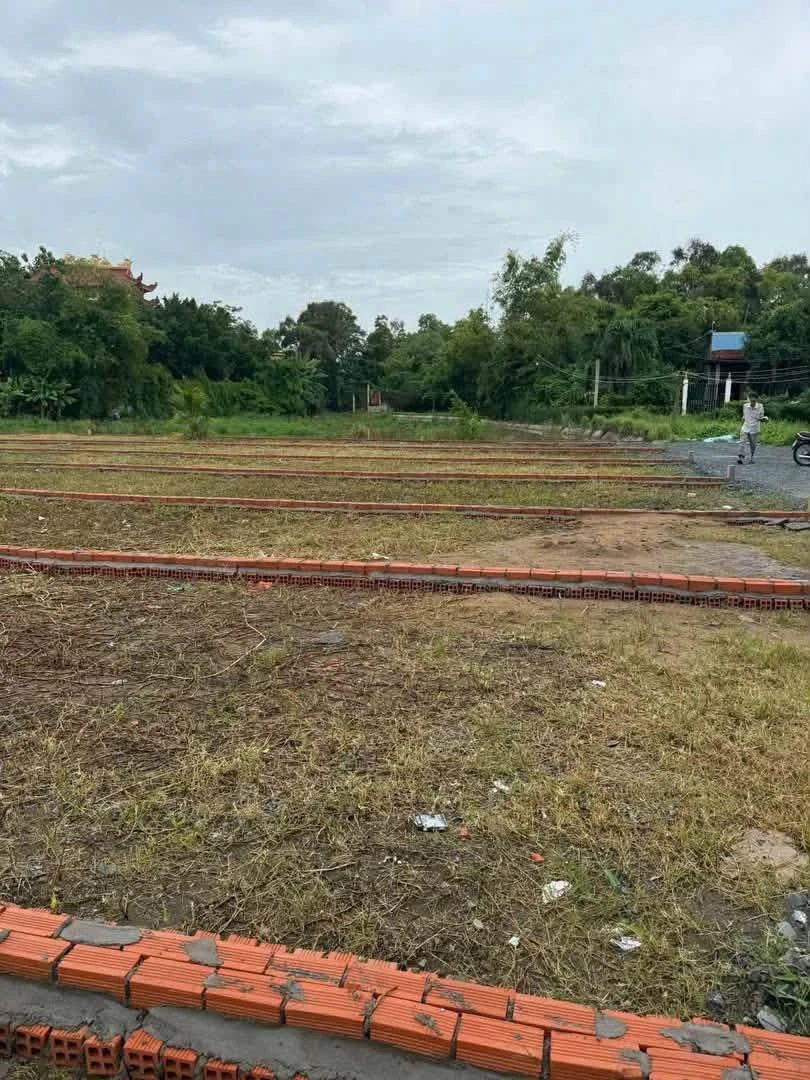 Bán 3 lô liền kề 143m2 đất thổ cư Hóc Môn giá 1 tỷ 600 - Ảnh 1
