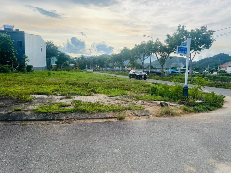 Bán đất góc 225m² view hồ Liên Chiểu Đà Nẵng 5.25 tỷ