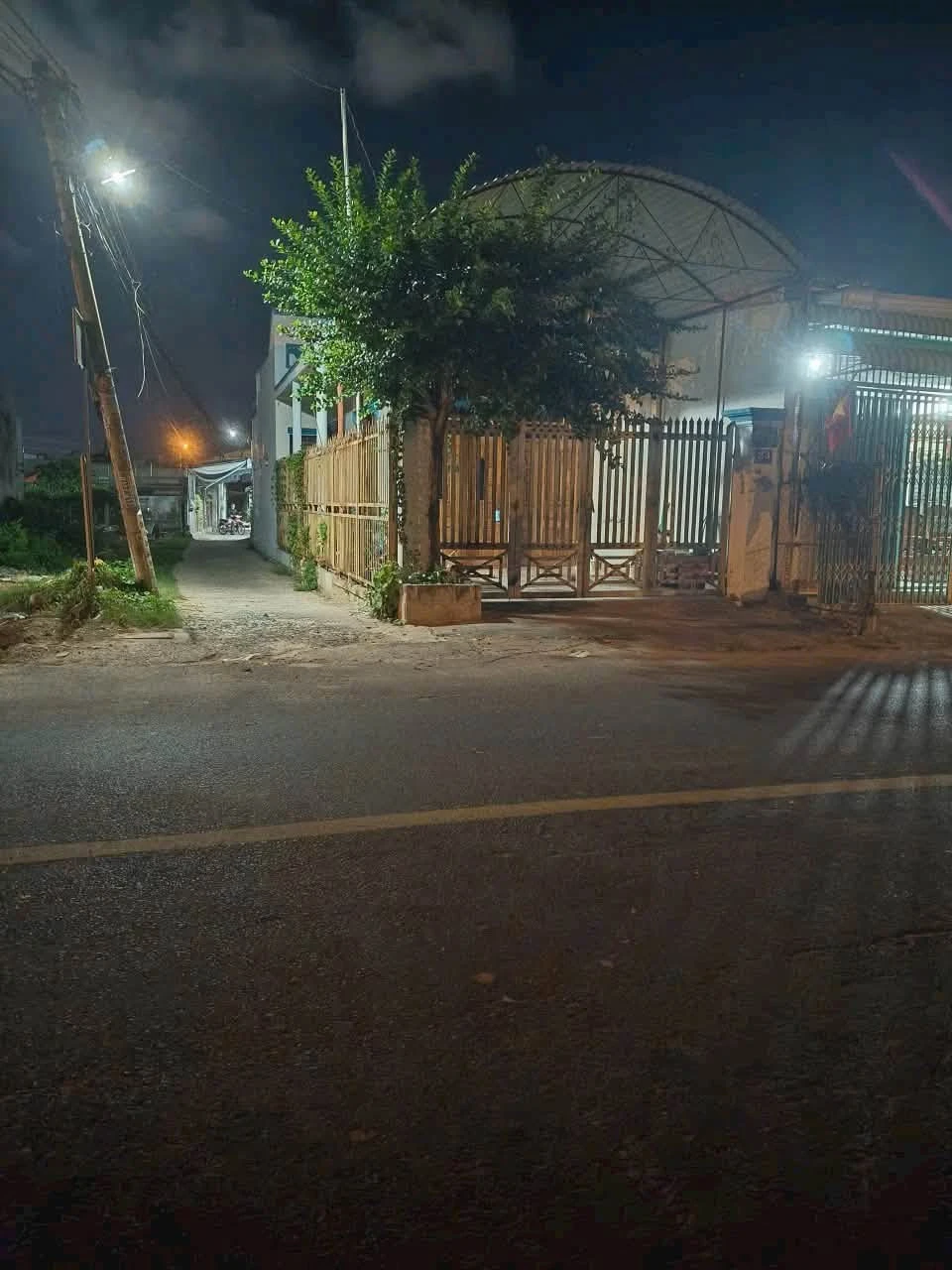 Nhà cấp 4 góc 2 mặt tiền 100m2 Phạm Thị Ngư, Phan Thiết - Ảnh 1