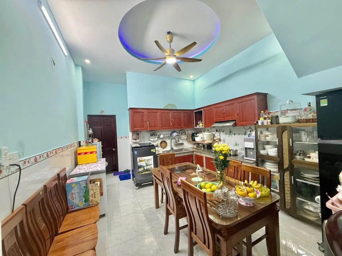 Bán nhà Vincom Dĩ An 64m2, trệt lầu, 3 tỷ 640 triệu - Ảnh thu nhỏ 3