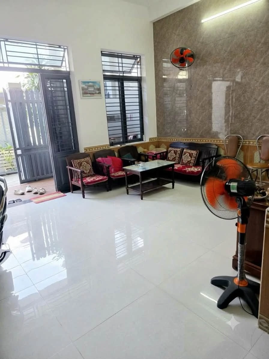 Bán nhà 2 tầng 60m2 3PN đường Cù Chính Lan, Thanh Khê, Đà Nẵng giá 3,8 tỷ - Ảnh thu nhỏ 2