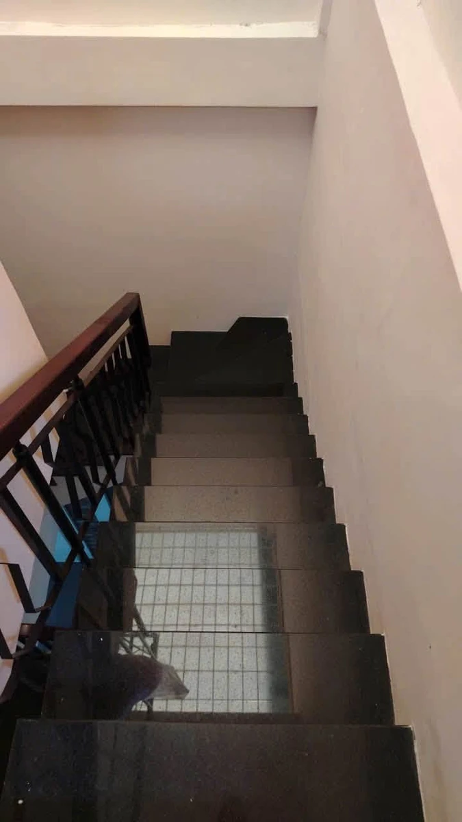 Bán nhà hẻm 3m 90m2 (5x18,5) 1 trệt 2 lầu, 5PN 5WC khu Xóm Đạo Quận 4 - Ảnh thu nhỏ 4