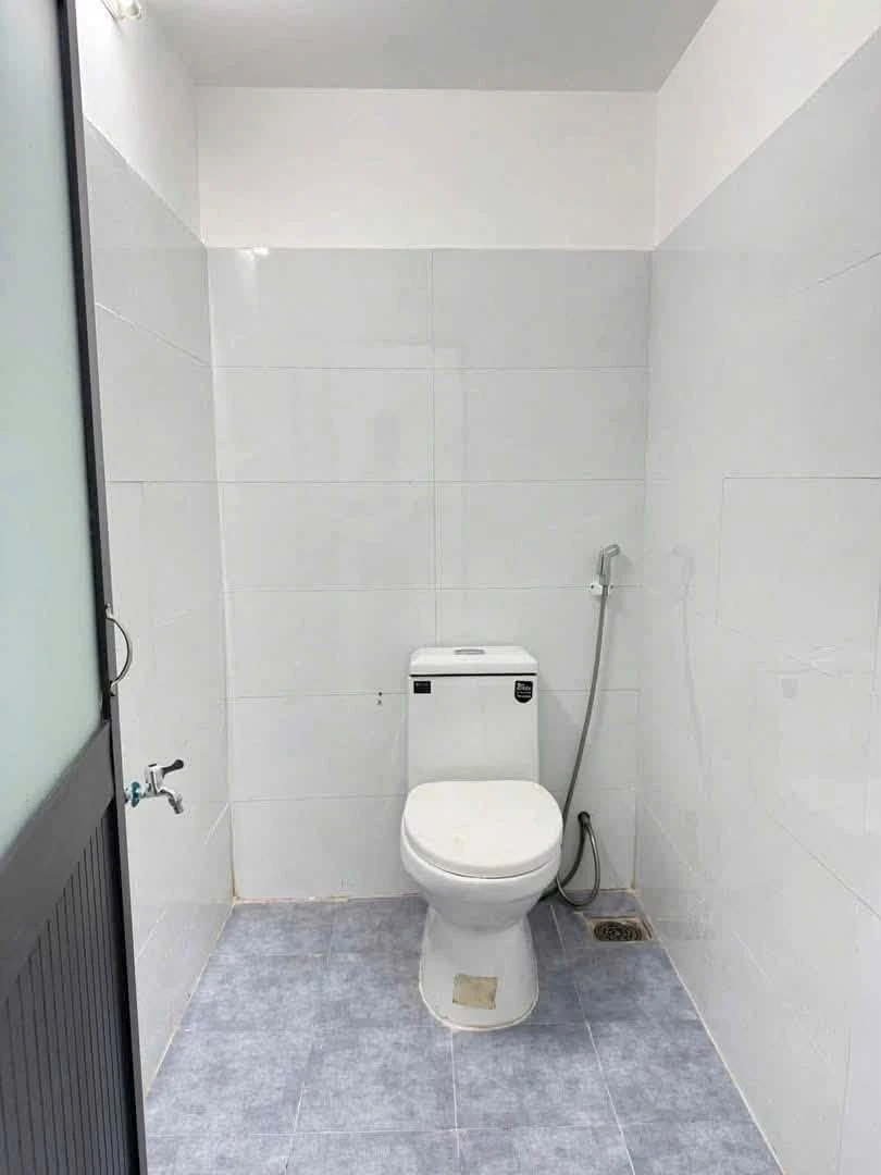 Bán nhà 2 tầng 54m2 gần Ngã tư Thủ Đức, đi bộ ra Coopmart, giá 4,85 tỷ - Ảnh thu nhỏ 4