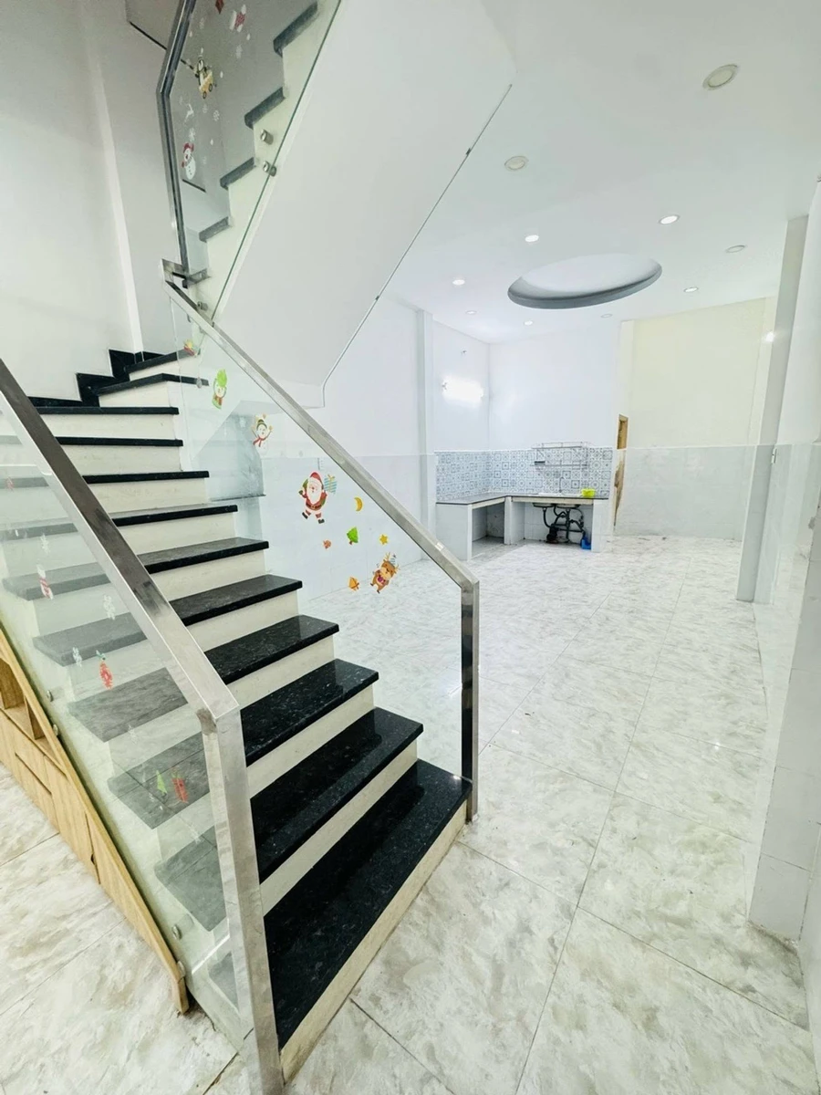 Bán nhà 73m2 đường xe hơi 6m Tên Lửa, giá 6 tỷ - Ảnh thu nhỏ 3