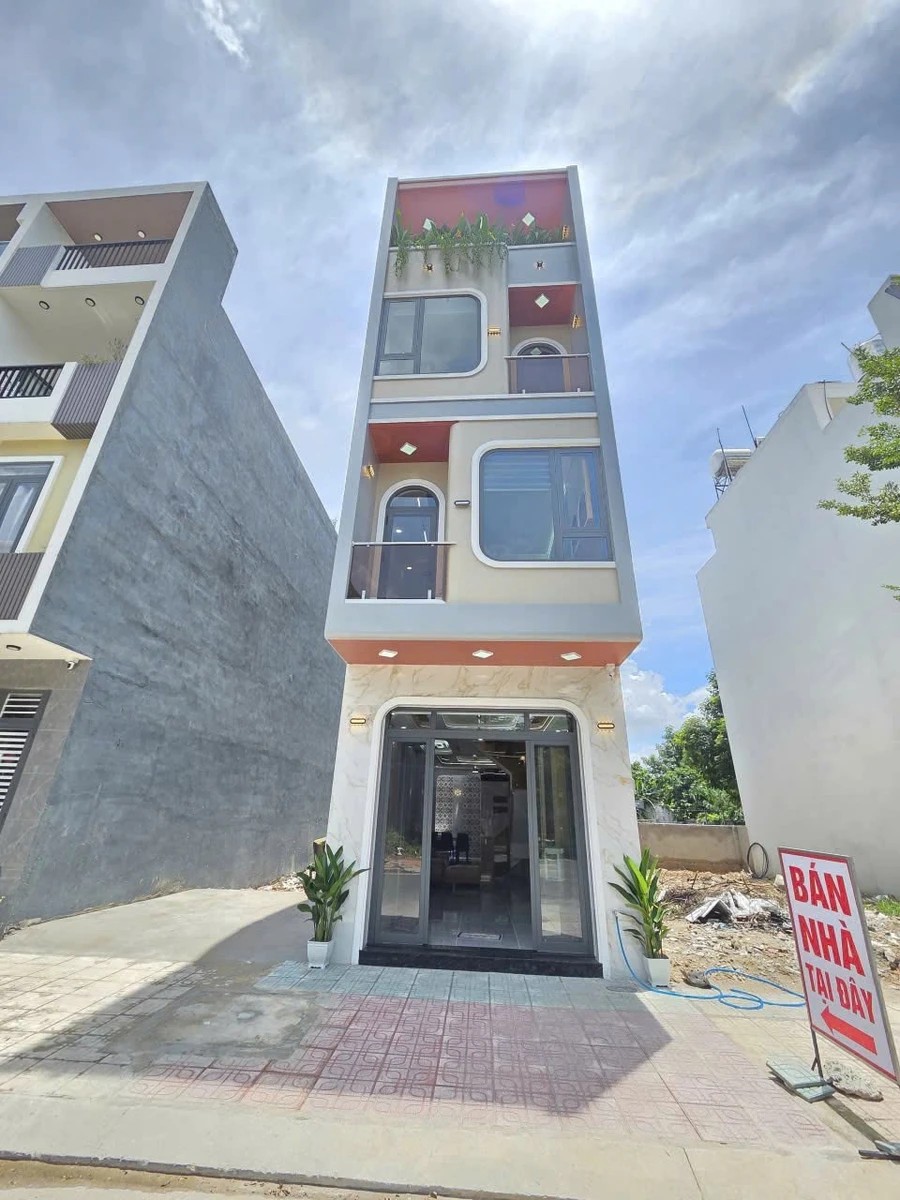 Bán nhà 1 trệt 2 lầu 60m2 KDC Lộc Phát, Thuận An - Ảnh 1