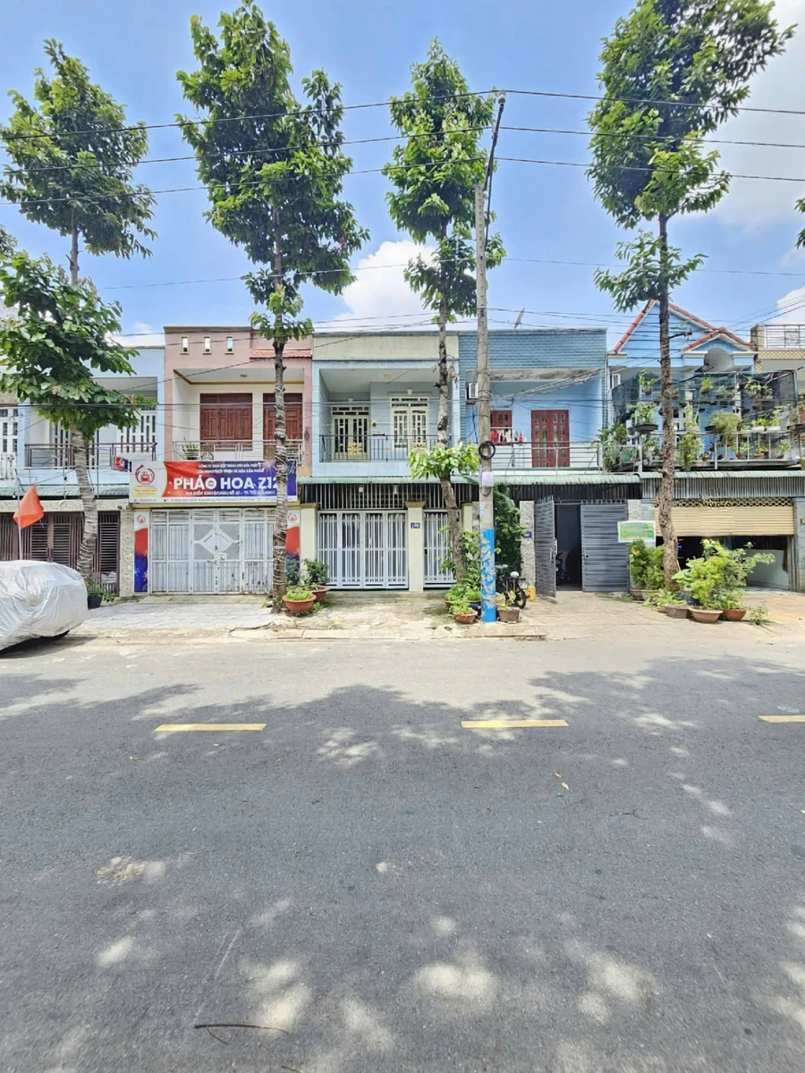 Bán nhà 1 trệt 1 lầu 90m2 gần KCN Tân Đông Hiệp, 4,55 tỷ - Ảnh 1