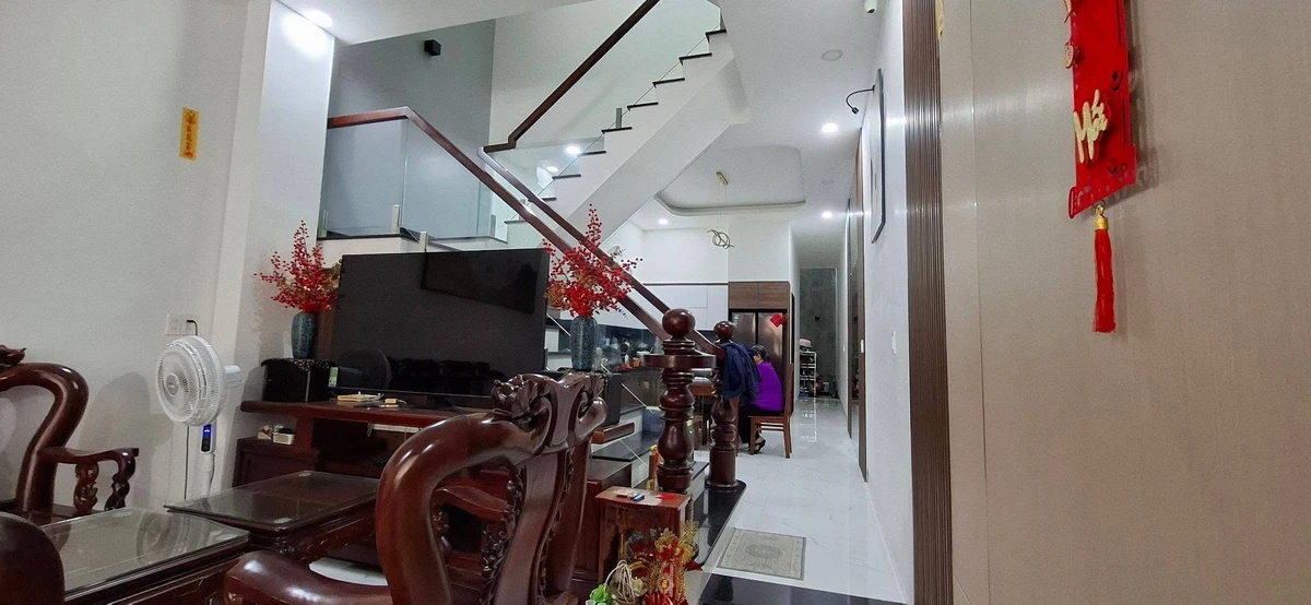 Bán nhà mặt phố 3 tầng 112m² 4PN gần Lê Hồng Phong Dĩ An - Ảnh thu nhỏ 2