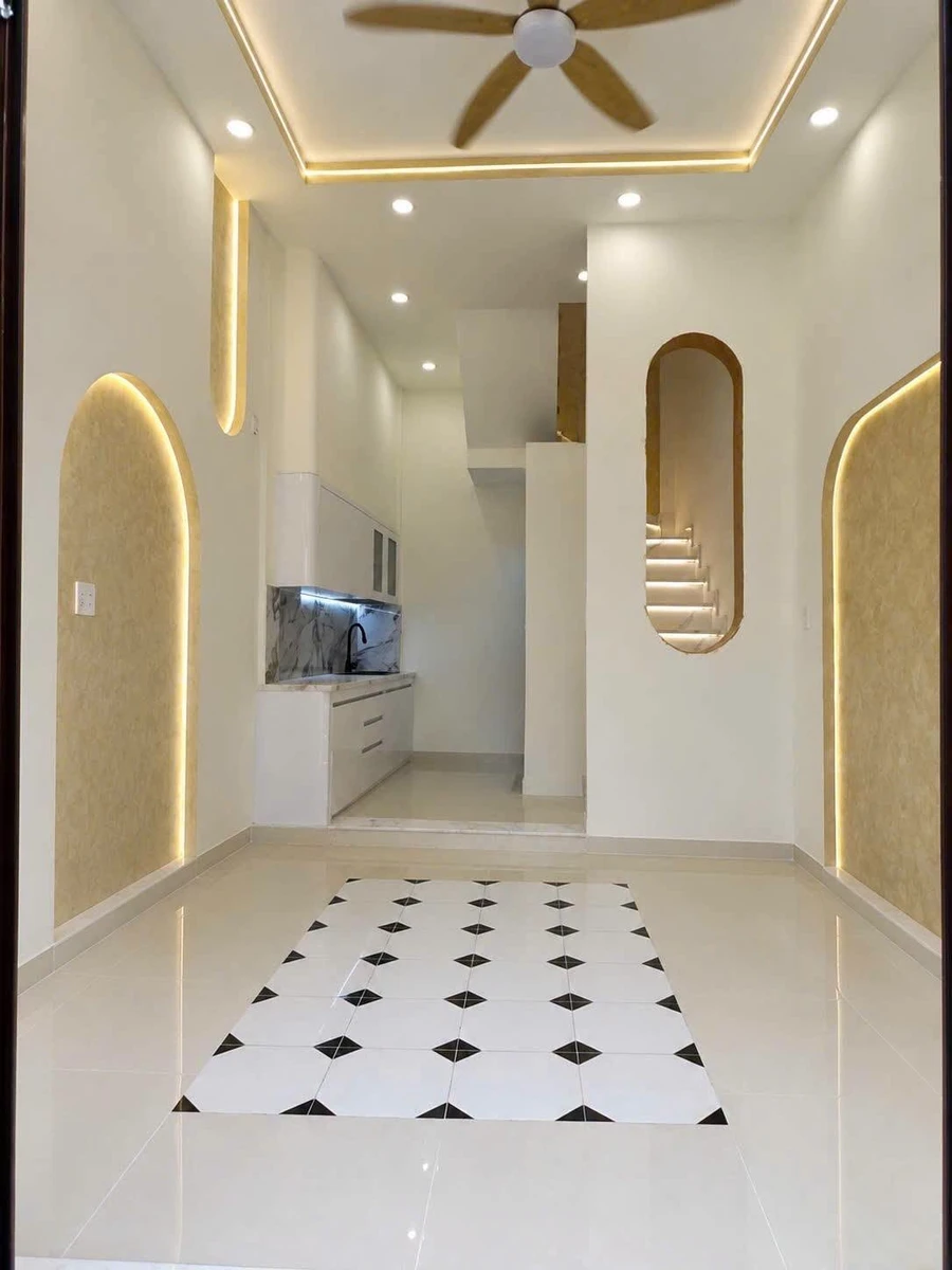 Bán nhà 1 trệt 2 lầu 33m2, 2PN 3WC, trục Hoàng Diệu Quận 4, giá 5,59 tỷ - Ảnh thu nhỏ 2