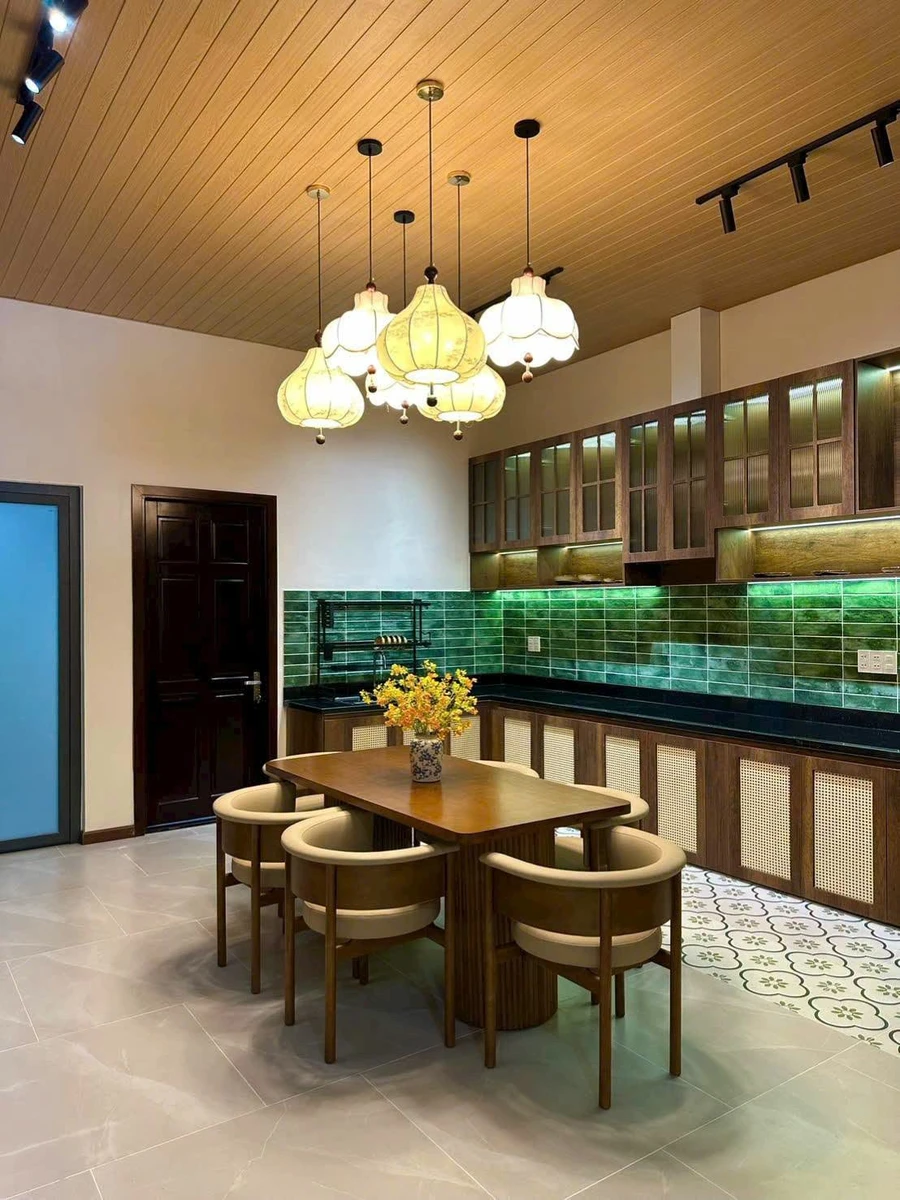Bán nhà mặt tiền Tú Xương 120m2, 4PN 4WC Bình Chánh - Ảnh thu nhỏ 4