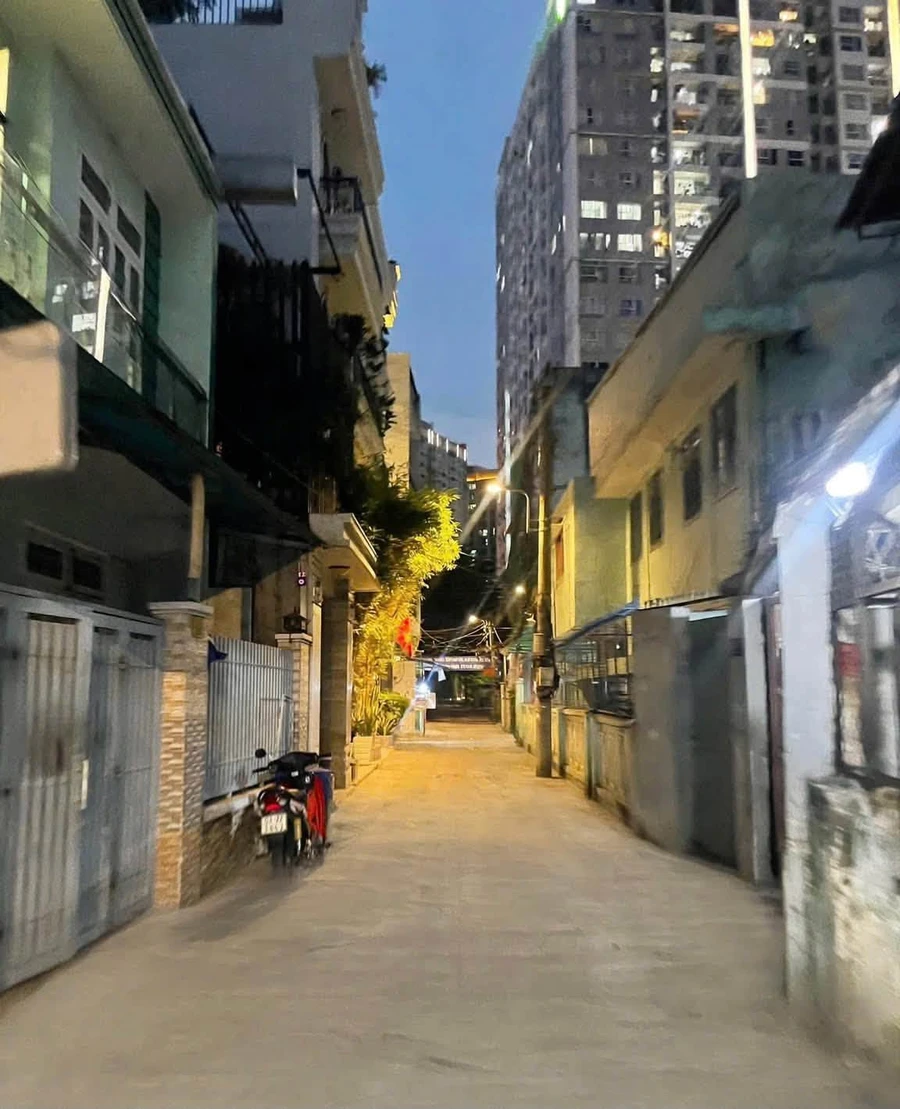 Bán nhà cấp 3 Nguyễn Khoái Q4, 4x13m, 3.85 tỷ - Ảnh 1