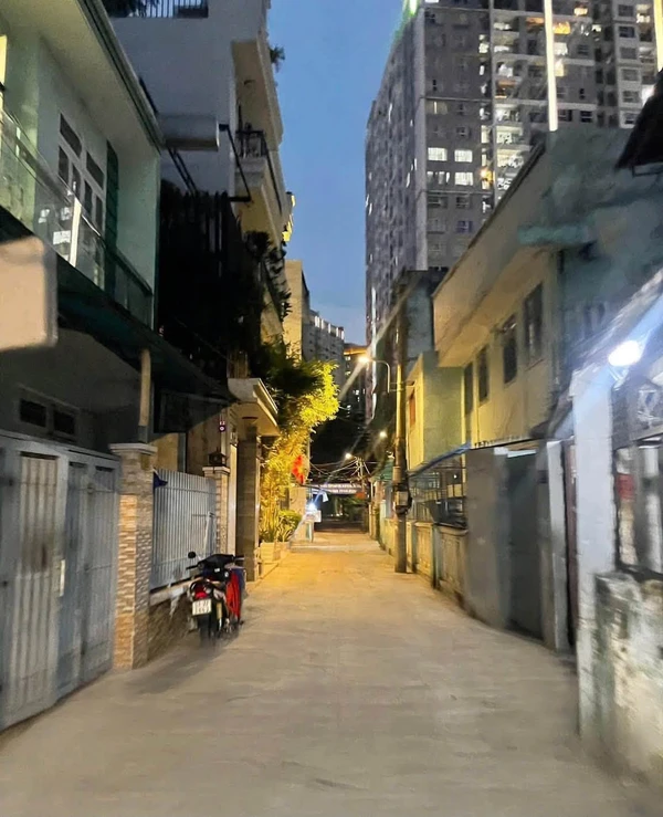 Bán nhà cấp 3 Nguyễn Khoái Q4, 4x13m, 3.85 tỷ