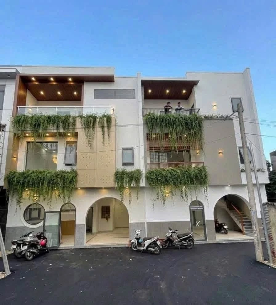 Bán nhà 2 lầu 1 sân phơi 50m² Phạm Văn Thuận - Ảnh 1