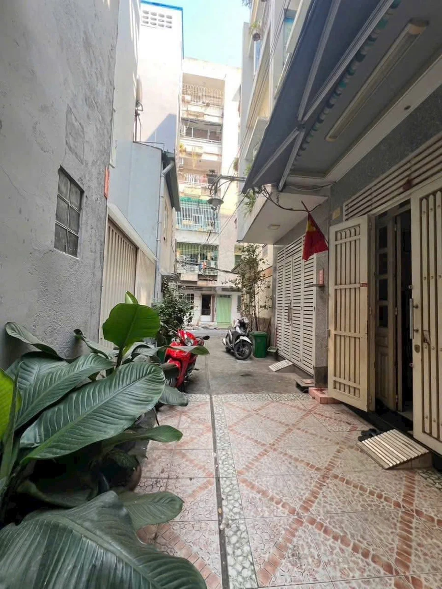 Bán nhà hẻm 4m Dương Đình Nghệ, Phường 8, Quận 11, 5PN 4WC, giá 6,2 tỷ - Ảnh thu nhỏ 2