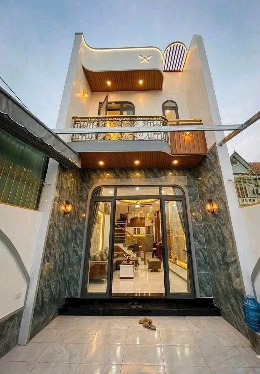 Bán nhà sổ riêng 4 phòng ngủ 160m2 Đồng Khởi Quận 1 - Ảnh 1