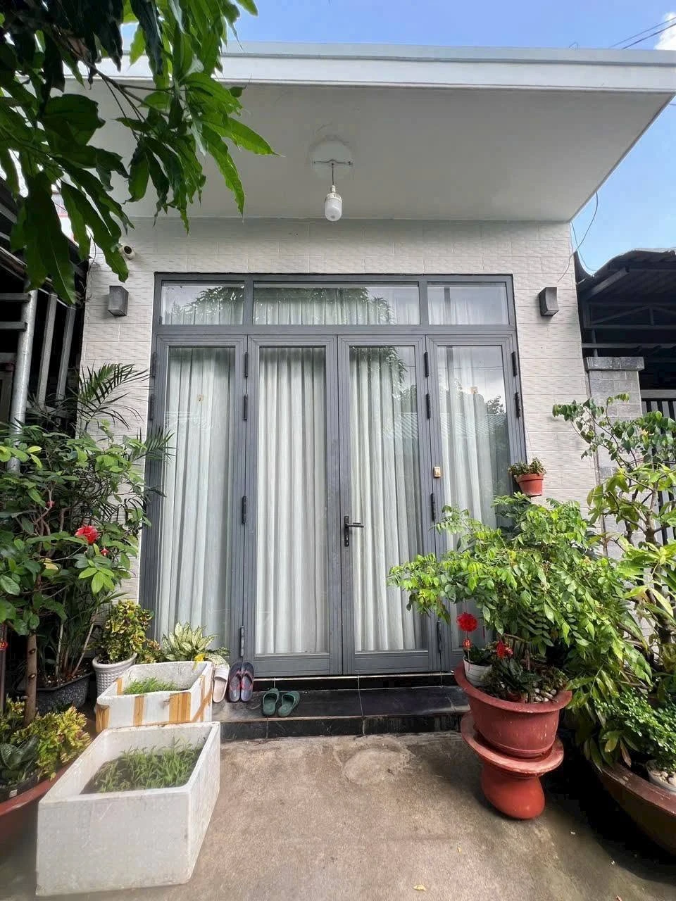 Bán nhà cấp 4 hẻm xe hơi Nguyễn Văn Trỗi, TP Bà Rịa, 100m2, 3PN, giá 2,5 tỷ - Ảnh 1