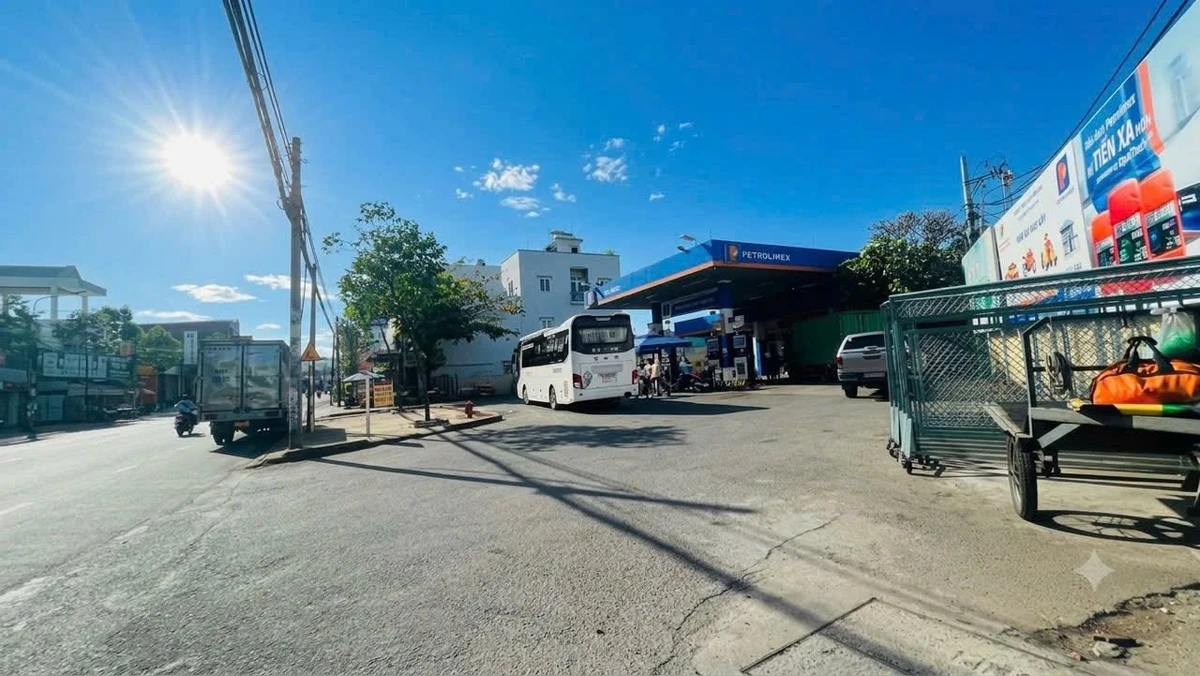 Bán nhà mặt tiền đường Phạm Văn Thuận 214m2 giá 12,8 tỷ - Ảnh thu nhỏ 2