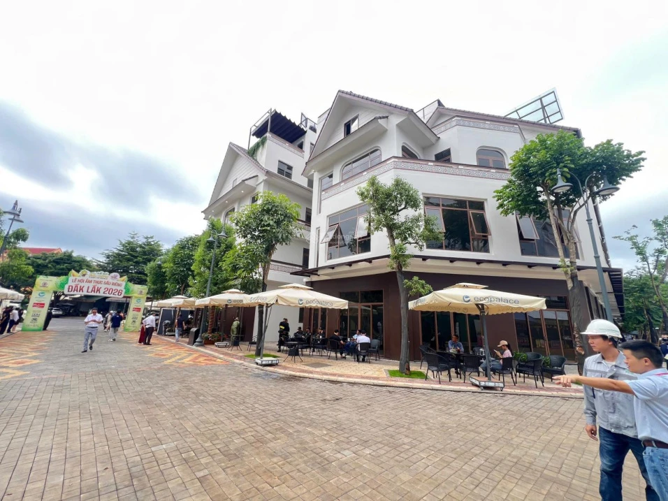 Nhà 5 tầng tại dự án Eco Palace (EcoPark) - Ảnh 1