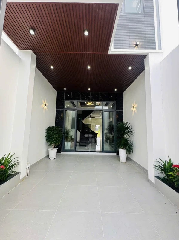 Bán nhà phố 1 trệt 2 lầu 72m2 gần KCN Nam Tân Uyên, Bình Dương, giá 3,5 tỷ