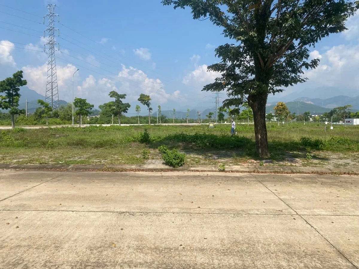 Bán đất nền A4 Golden Hills 125m2 giá 2,75 tỷ, đường 7m5 vỉa hè 4m - Ảnh 1