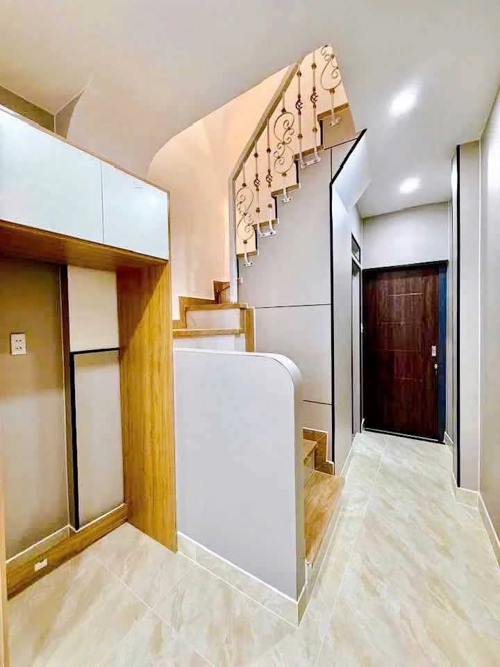 Bán nhà hẻm Xóm Chiếu Quận 4, 45,5m², 1 trệt 1 lầu, 3PN, giá 4,55 tỷ - Ảnh thu nhỏ 4