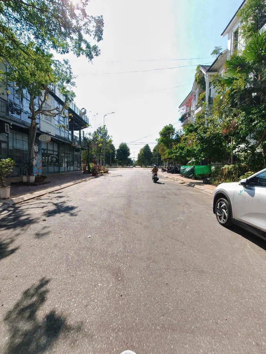 Bán đất nền 105m2 mặt nhựa Nguyễn Thế Lâm Phan Thiết 5.5 tỷ - Ảnh 1