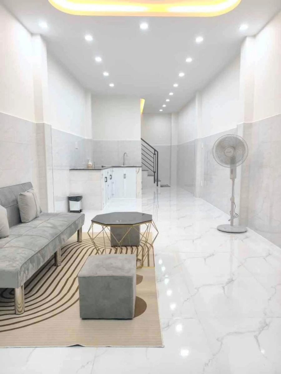 Bán nhà 2 tầng mặt tiền Quận 6, 35m2, 2PN, gần 4 tỷ - Ảnh thu nhỏ 2