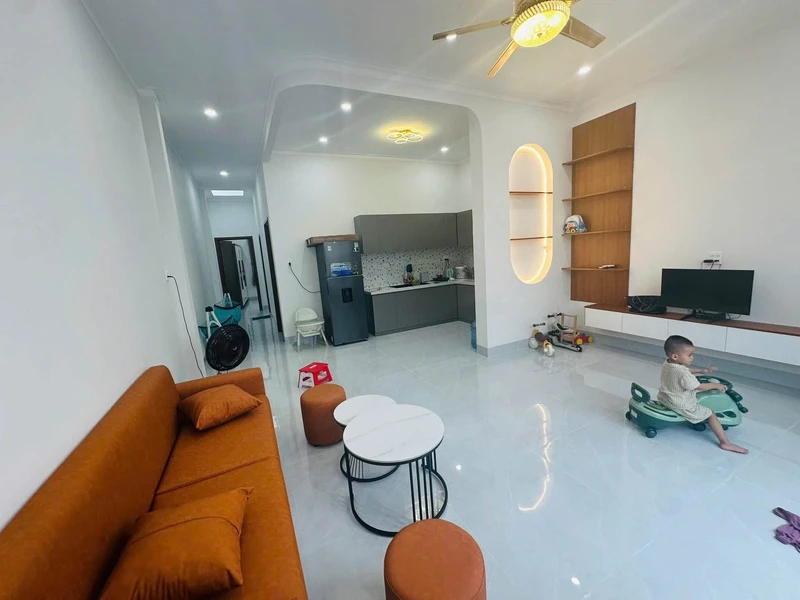 Bán nhà mới xây 100m2, 2 phòng ngủ tặng full nội thất, Phan Thiết 1.35 tỷ