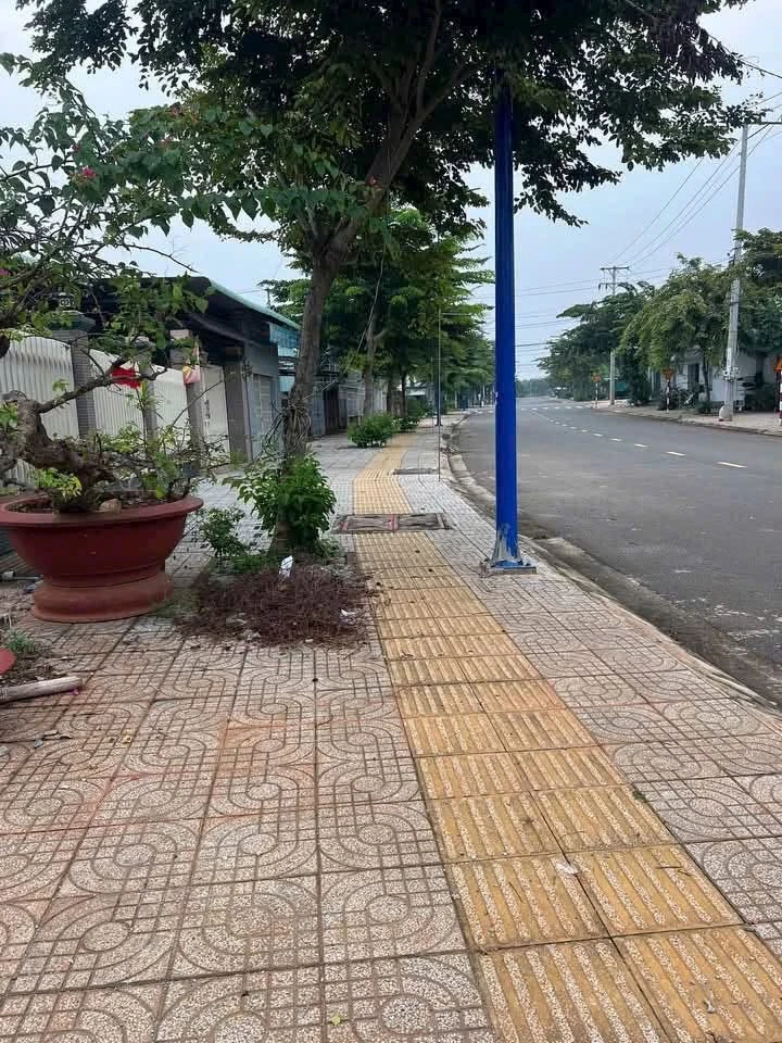 Bán đất 238m² có 100m² thổ cư, sổ hồng sẵn, giá 2,4 tỷ tại Long Phước, Thủ Đức - Ảnh 1