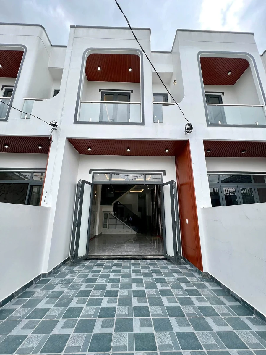 Bán nhà lầu 3PN 150m2 Phước Tân 700 triệu - Ảnh 1