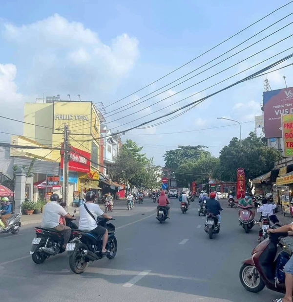 Bán nhà mặt tiền đường Nguyễn An Ninh, Phường Dĩ An, Bình Dương, 246m2 giá 15 tỷ