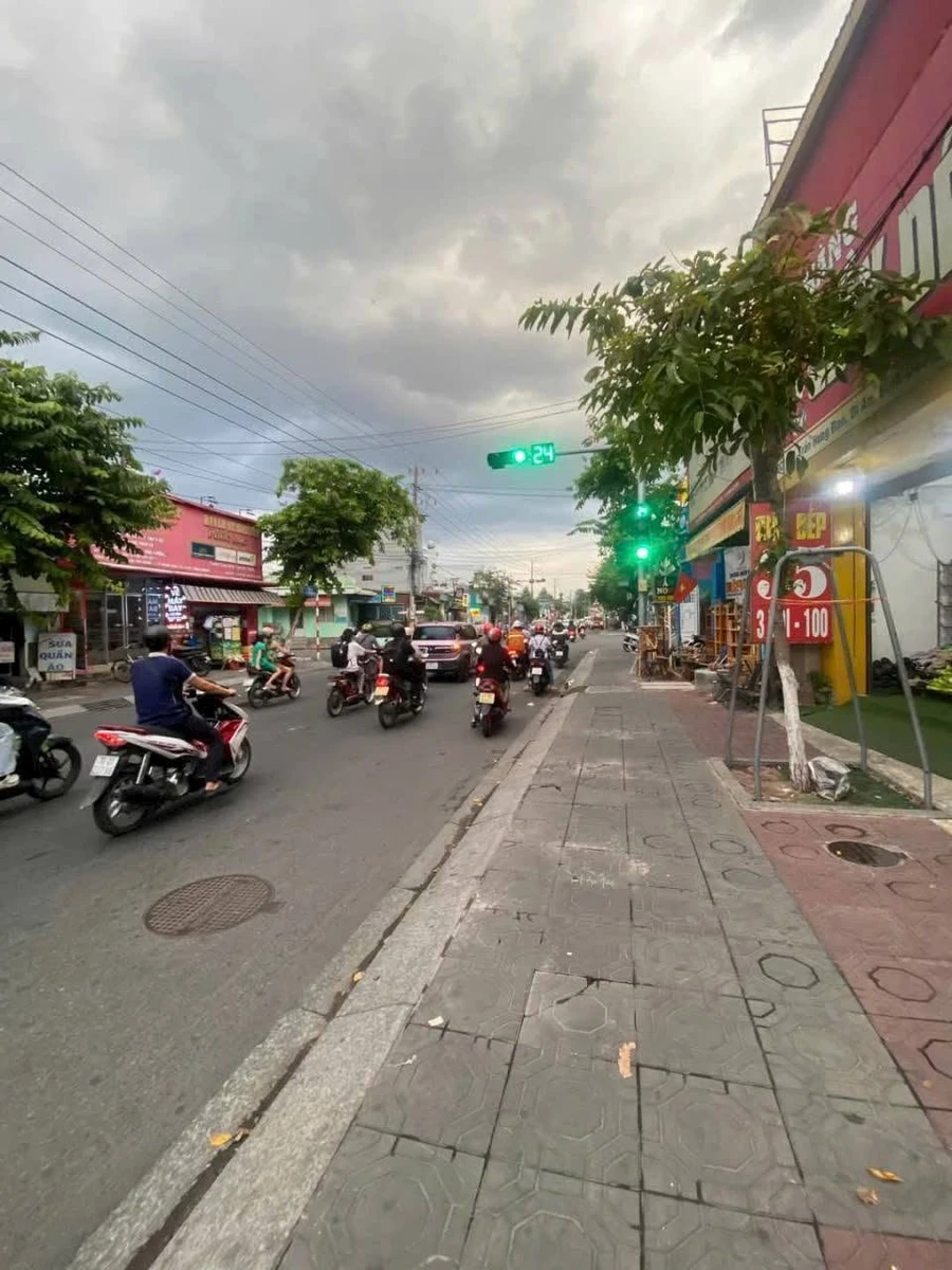 Bán đất mặt tiền Trần Hưng Đạo 1816m2, Đông Hòa, Dĩ An, giá 64 tỷ - Ảnh thu nhỏ 3