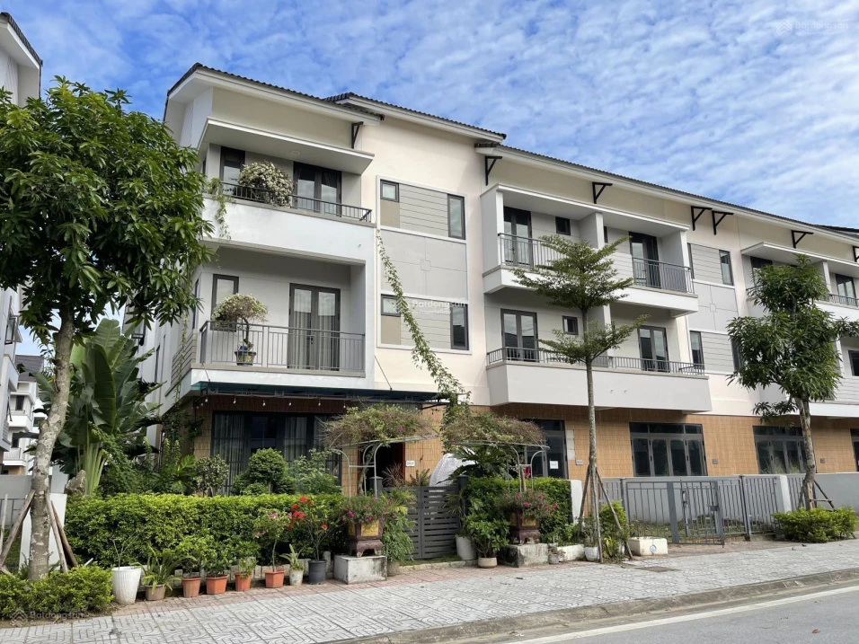Cần bán căn shophouse 90m2 tại Centa City, vị trí đẹp trong khu đô thị hiện hữu, tiện ích đầy đủ - Ảnh thu nhỏ 2