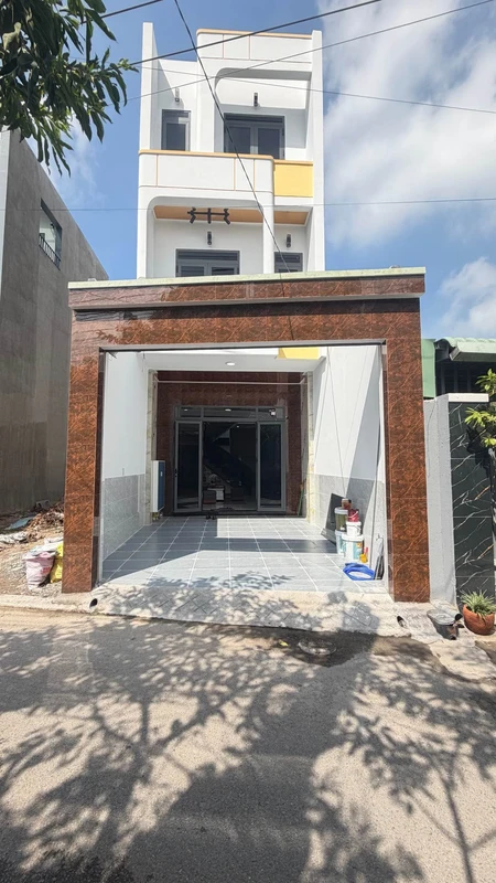 Bán nhà 3 tầng, 4 phòng ngủ, Dĩ An, 70.6m², hơn 5 tỷ