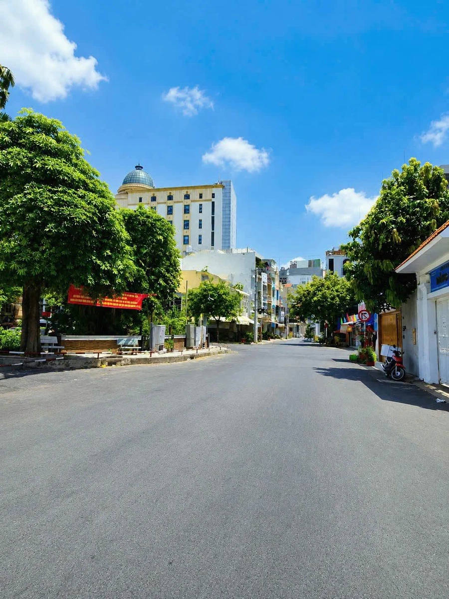 Bán nhà mặt tiền 110m² Phú Nhuận, đối diện công viên, 21 tỉ - Ảnh thu nhỏ 3