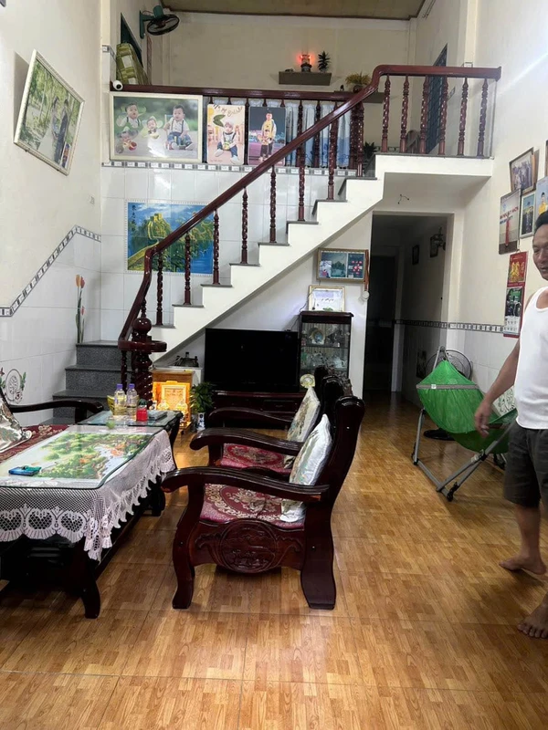 Bán nhà hẻm 1.5 tầng, 90m², 2 phòng ngủ, 2 WC, giá 2.5 tỷ đồng
