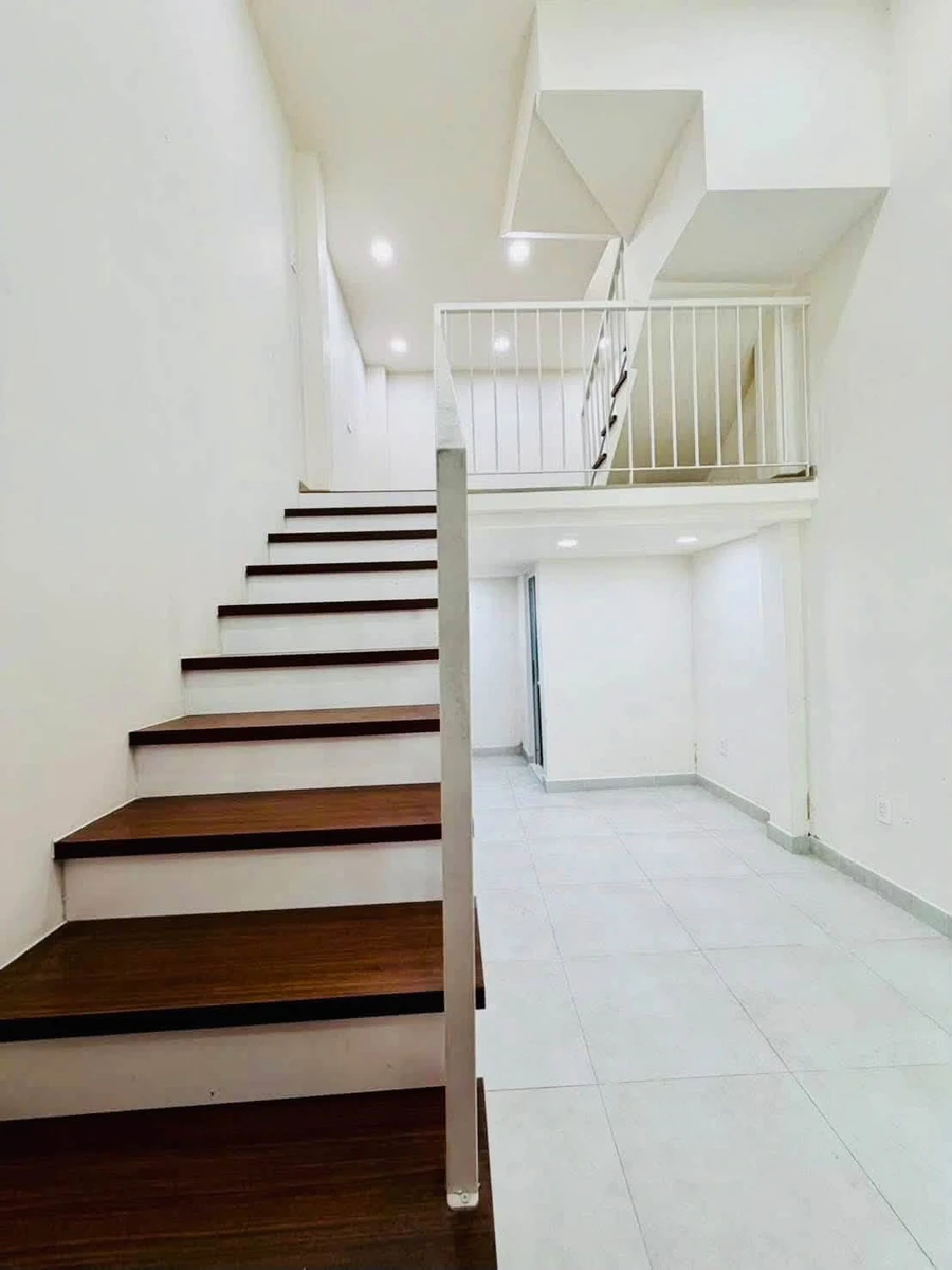 Bán nhà 3 tầng 50.5m² Phường 8, Quận 4 giá 3.199 tỷ - Ảnh thu nhỏ 3