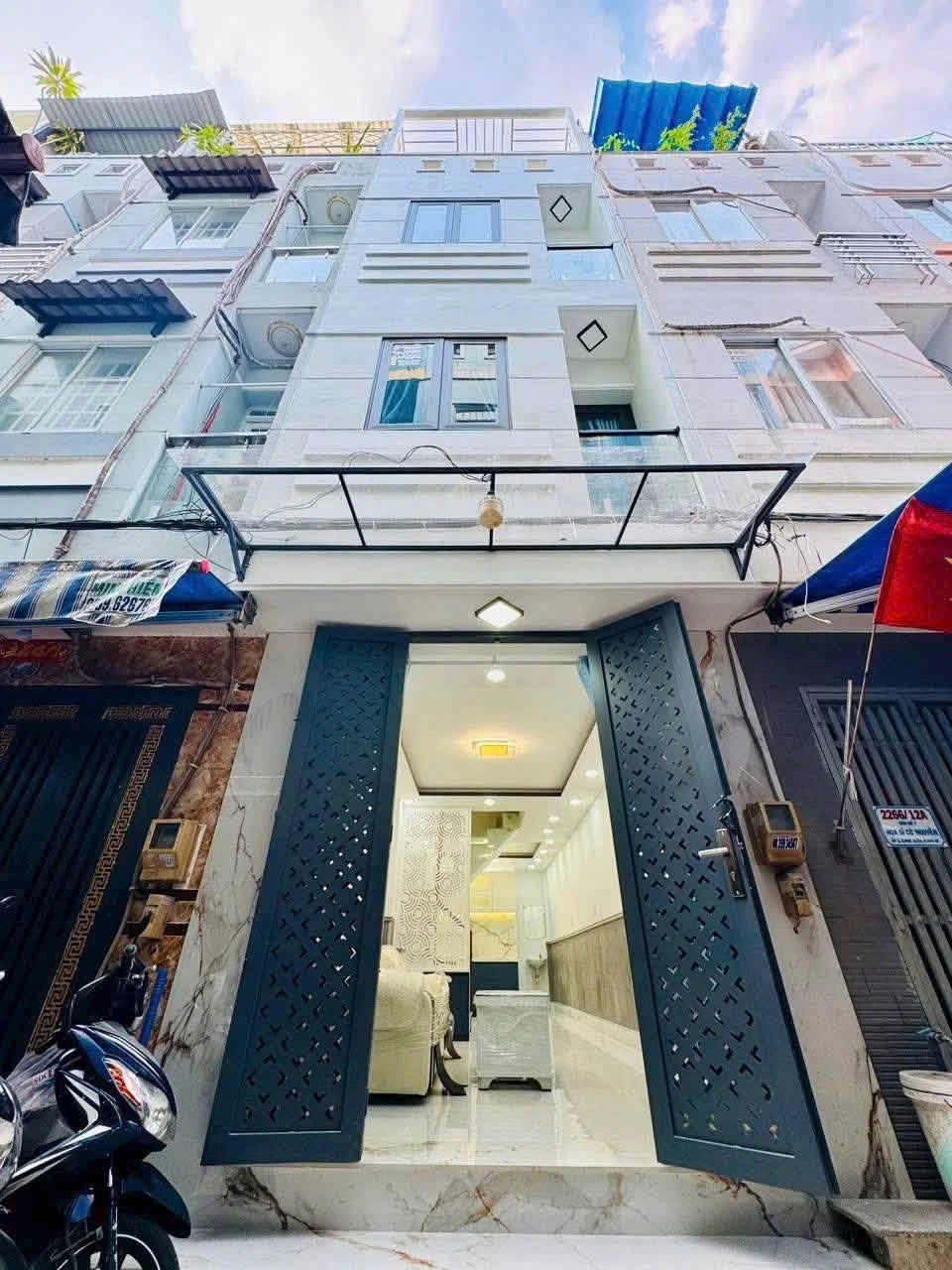 Bán nhà hẻm ô tô 30m², 5 PN 3 WC Nhà Bè - Ảnh 1