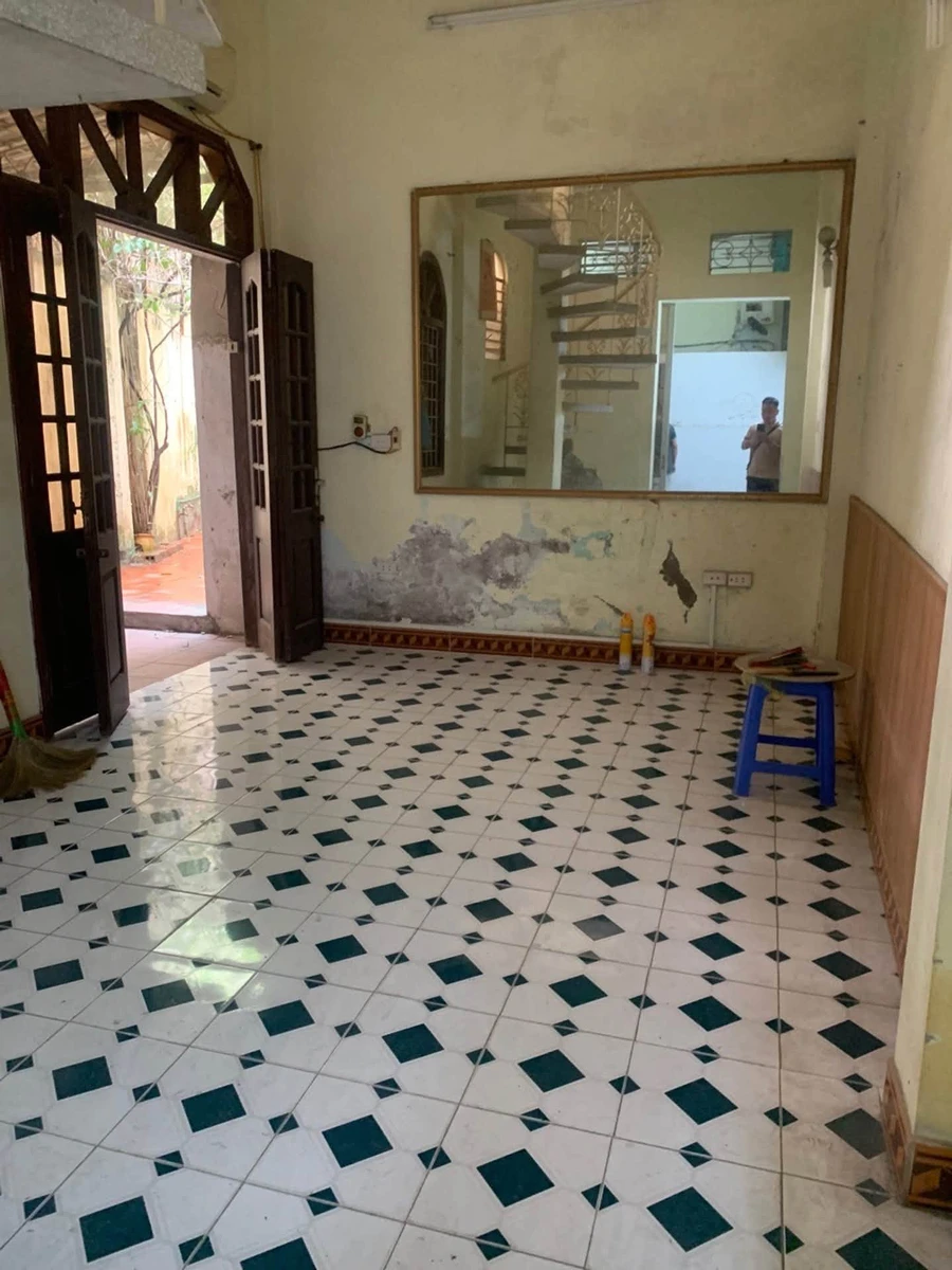 Bán nhà phố Hào Nam 60m2, 3 tầng, 9.8 tỷ - Ảnh 1