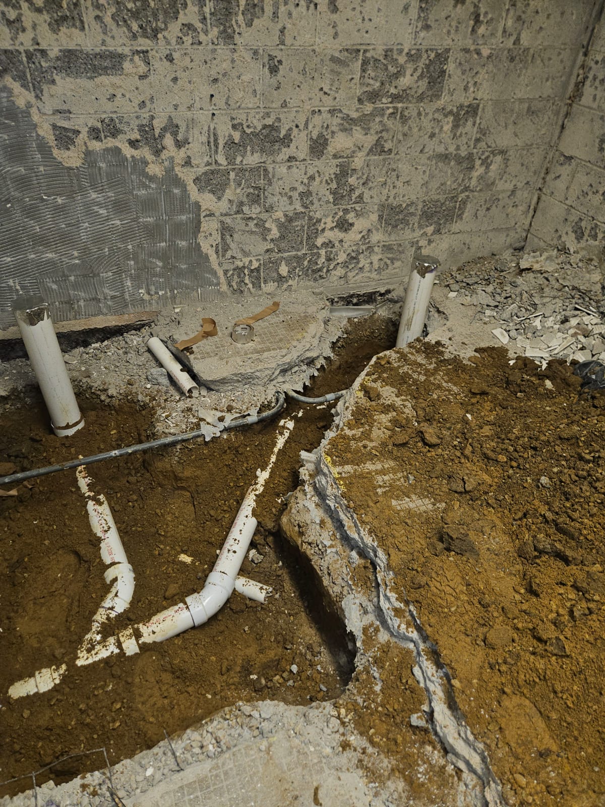 Bathroom remodeling and renovation project by Imperial Construction Services - modern bathroom design