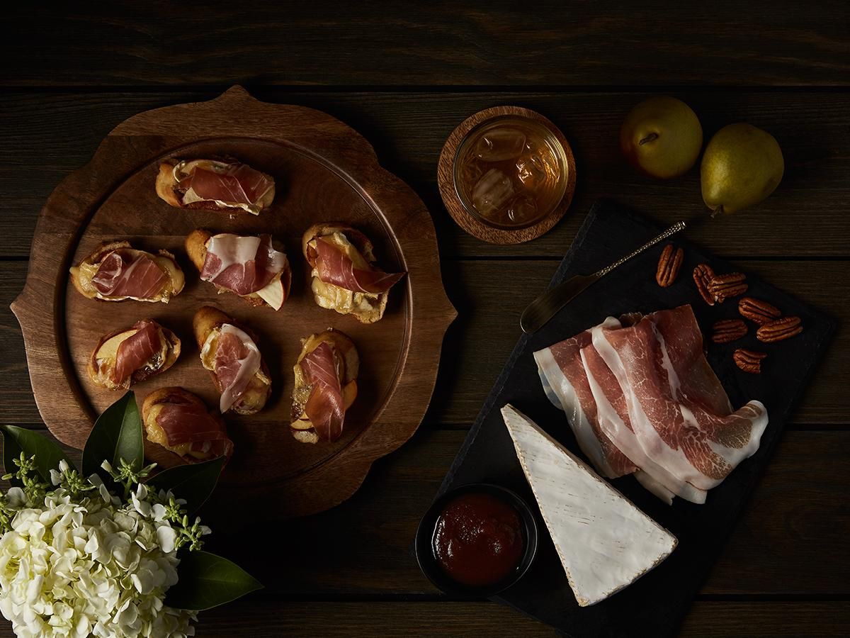 Baked Prosciutto & Brie with Apple Butter