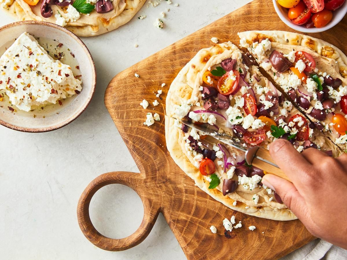 Mezze Pizza Pita with Traditional Hummus | Boar's Head